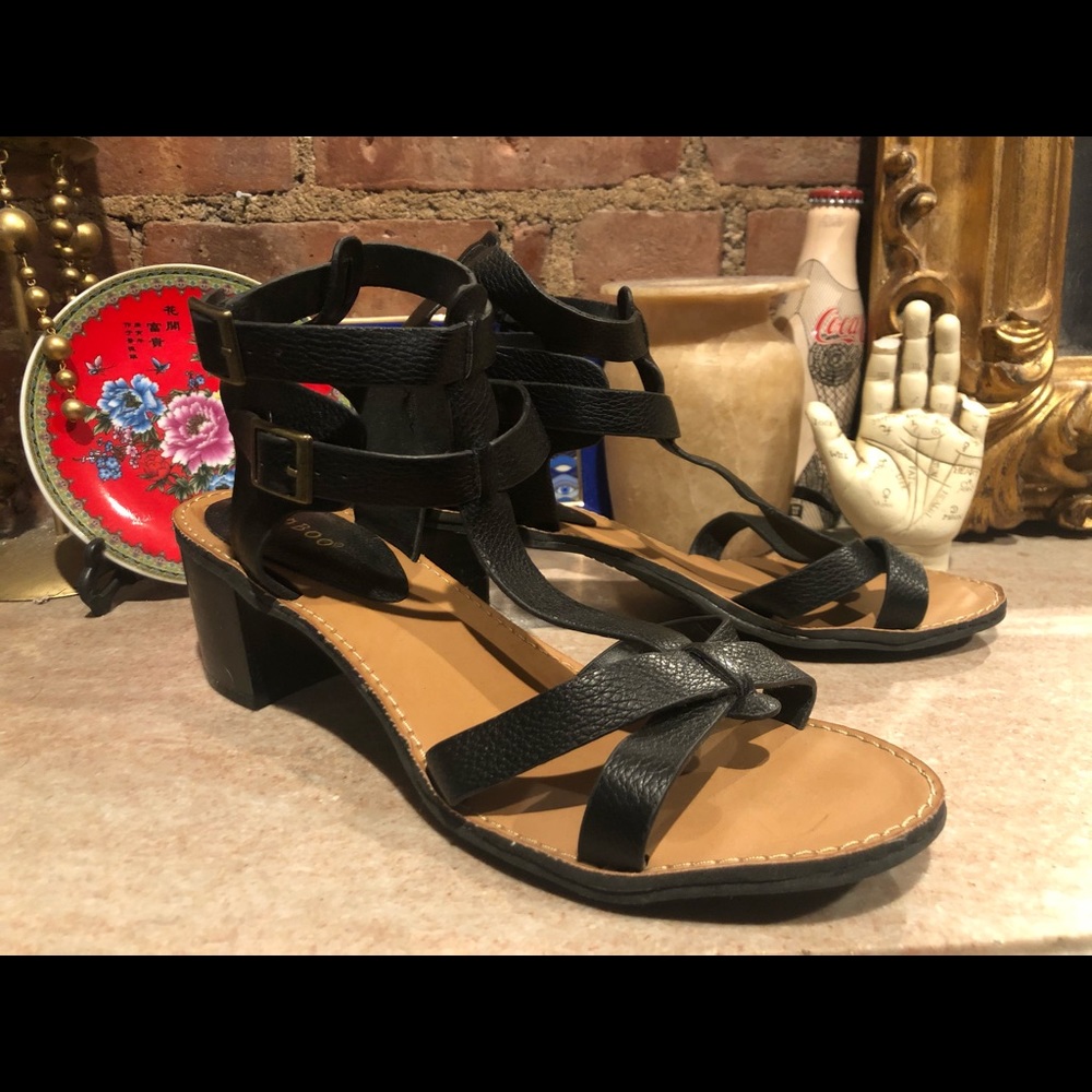 New unworn strappy sandals with buckles